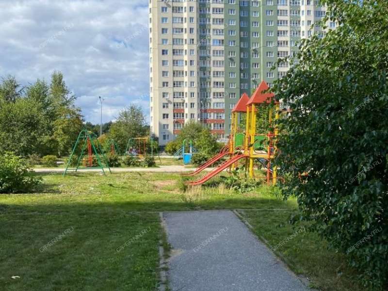 трёхкомнатная квартира на улице Академика Сахарова дом 117