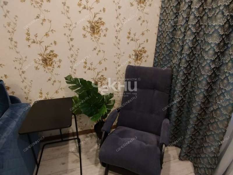 однокомнатная квартира на улице Июльских Дней дом 1  к2