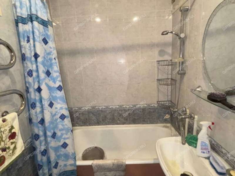 трёхкомнатная квартира на улице Героев Космоса дом 52