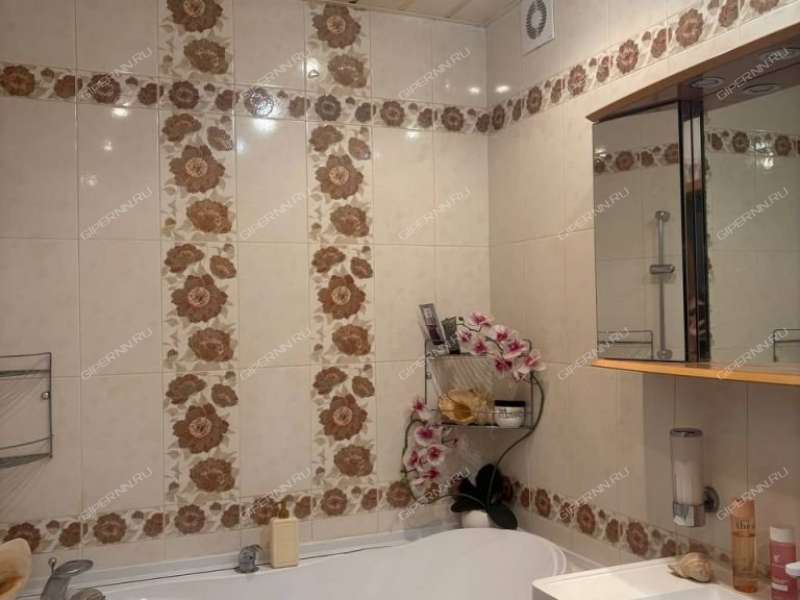 трёхкомнатная квартира на улице Воровского дом 13