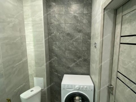 1-komnatnaya-ul-surikova-d-6 фото