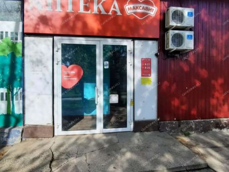 помещение под коммерческую недвижимость на улице Сергея Тюленина