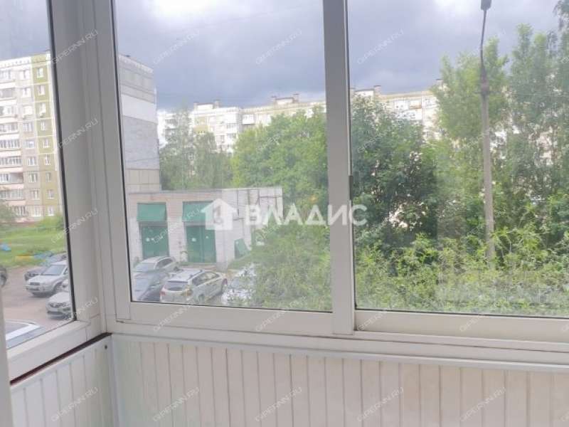 трёхкомнатная квартира на улице Челюскинцев дом 23