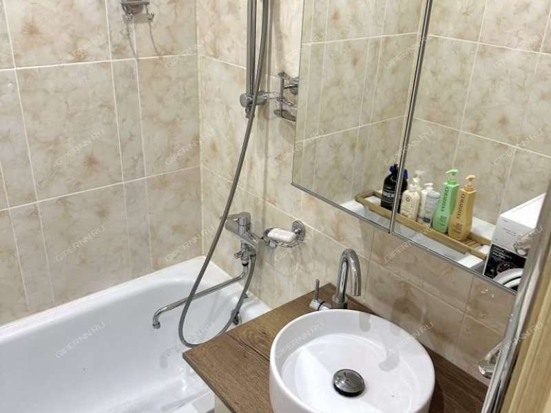 четырёхкомнатная квартира на Мончегорской улице дом 18 к2