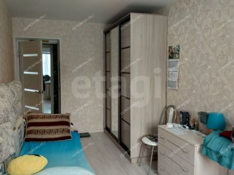 2-komnatnaya-ul-melnikova-pecherskogo-d-8 фото