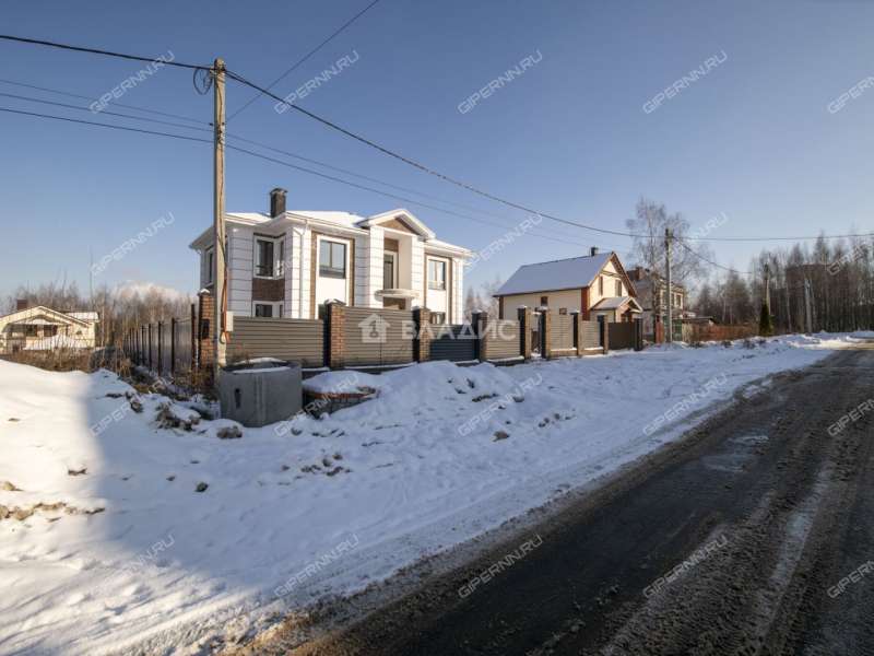 дом на  деревня Утечино