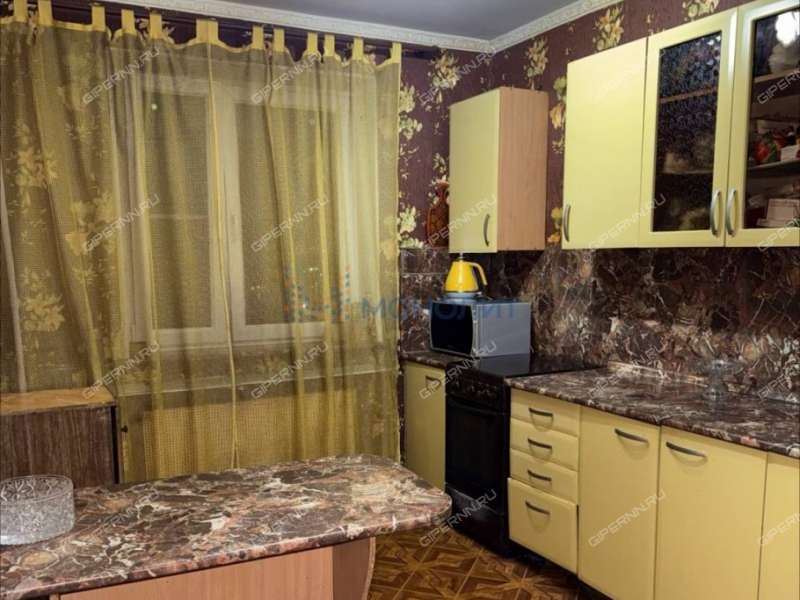 трёхкомнатная квартира на улице Федосеенко дом 88