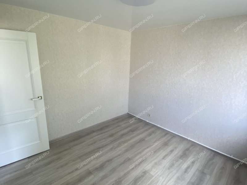 трёхкомнатная квартира в 3-м микрорайоне дом 16 город Кстово