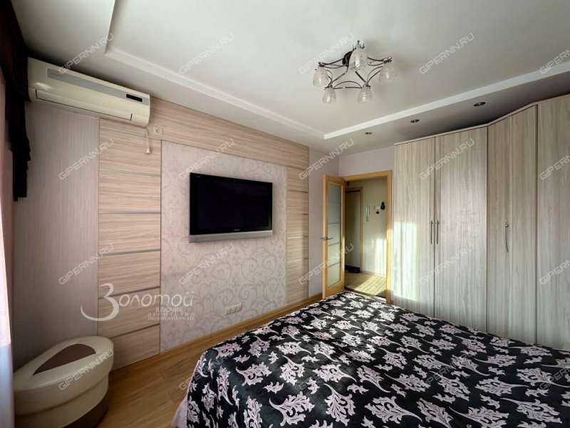 четырёхкомнатная квартира на улице Юлиуса Фучика дом 7