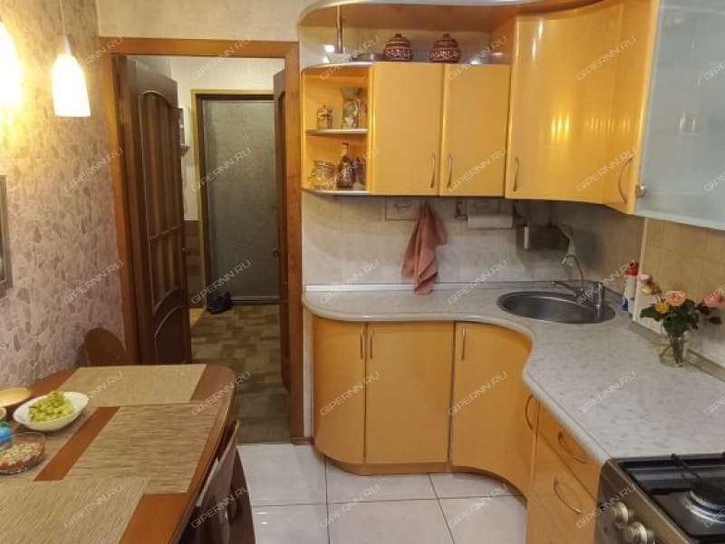 трёхкомнатная квартира на улице Политбойцов дом 10