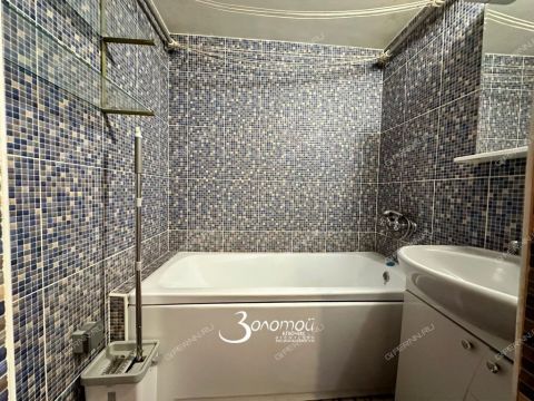 1-komnatnaya-ul-strokina-d-19 фото