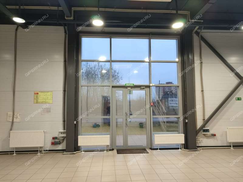 здание под торговую площадь, недвижимость под автобизнес на улице Федосеенко