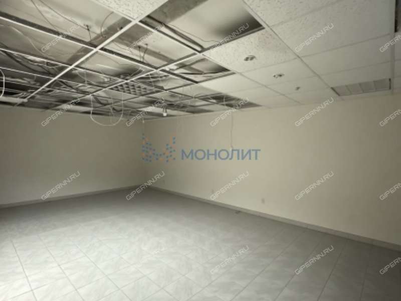 помещение под офис, торговую площадь на улице Нестерова