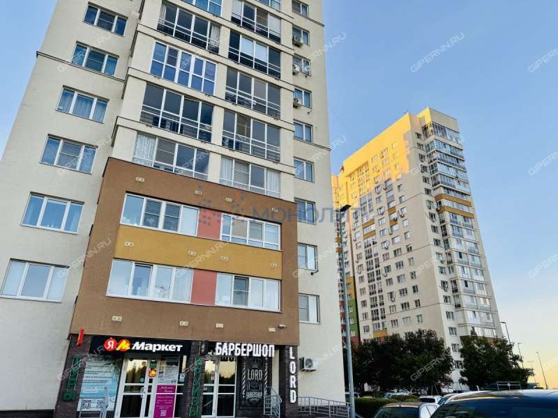 трёхкомнатная квартира на улице Академика Сахарова дом 105