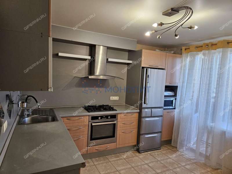 двухкомнатная квартира на улице Родионова дом 189/24