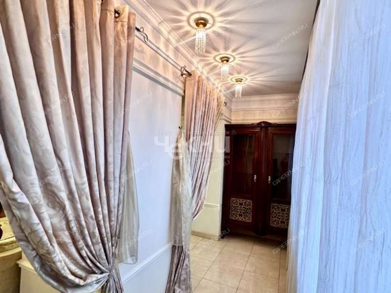 трёхкомнатная квартира на улице Коминтерна дом 139