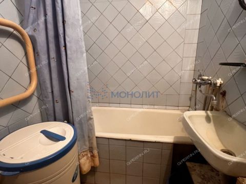 2-komnatnaya-ul-germana-lopatina-d-5a фото