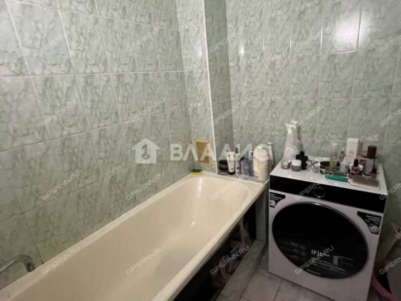 трёхкомнатная квартира на улице 50-летия Победы дом 6/2