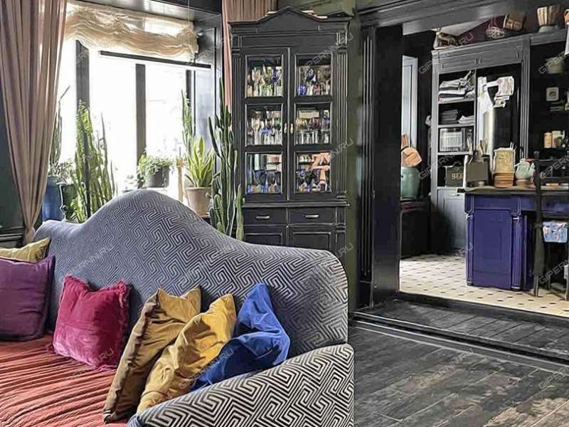 четырёхкомнатная квартира на улице Воровского дом 24