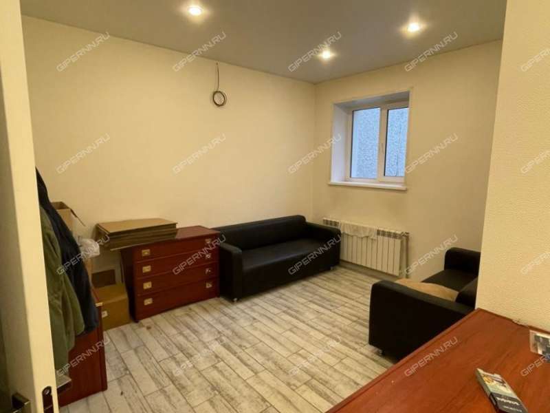 здание под офис, торговую площадь на Клубной улице город Бор