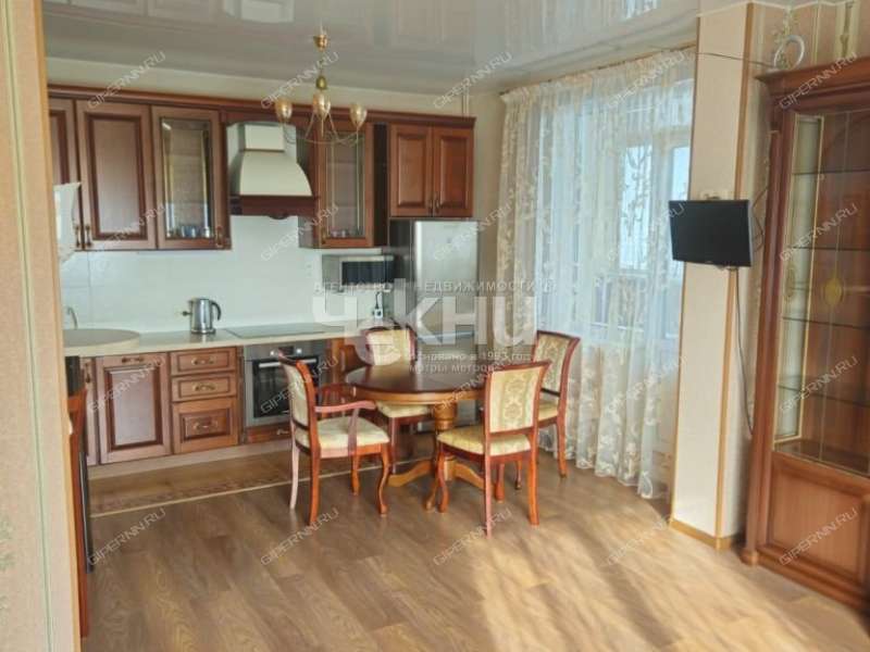 трёхкомнатная квартира на Краснозвёздной улице дом 27