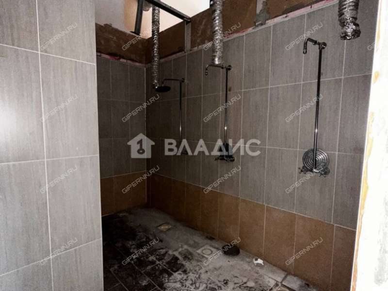 здание под офис, торговую площадь на Московском шоссе