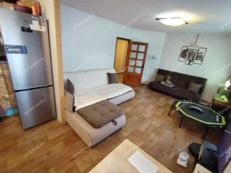 четырёхкомнатная квартира в 2-м микрорайоне дом 1 город Кстово