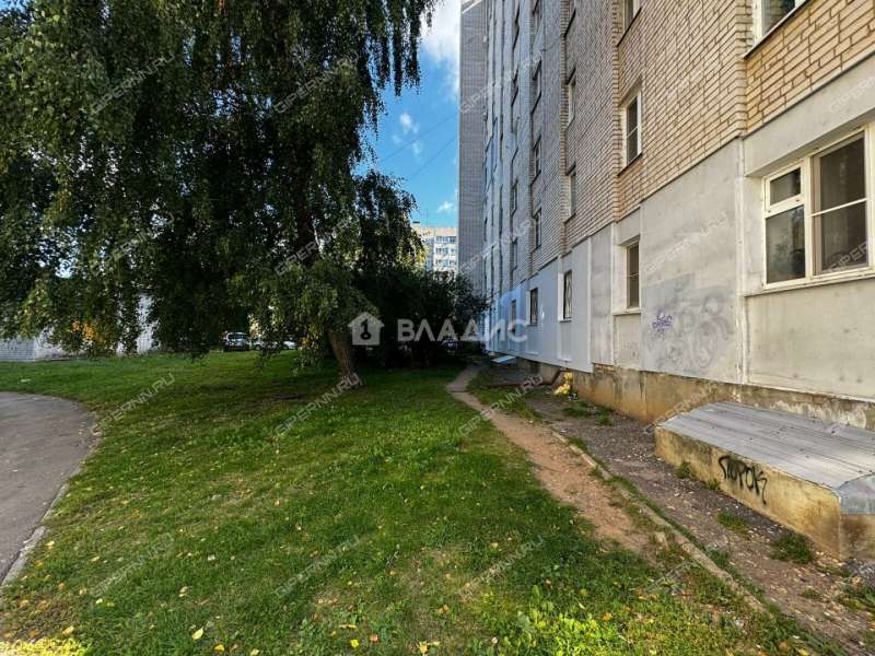 помещение под торговую площадь на улице Зайцева