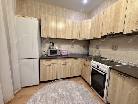 1-komnatnaya-b-r-60-letiya-oktyabrya-d-23-k4 фото