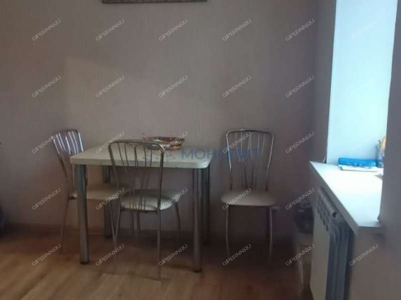 трёхкомнатная квартира на Новосоветской улице дом 4