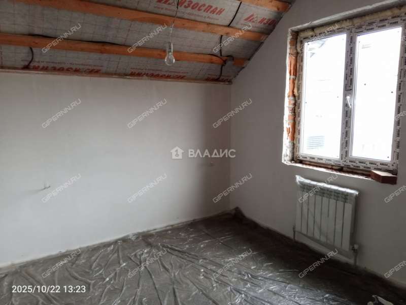 дом на  деревня Ройка