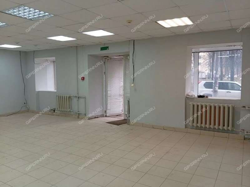 помещение под торговую площадь на Моховая ул. 18