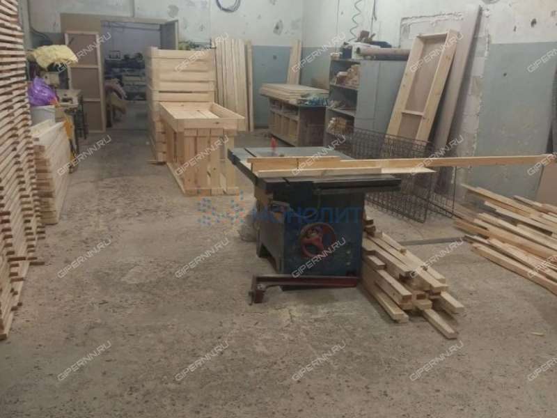 помещение под склад, производственную площадь на улице Баррикад