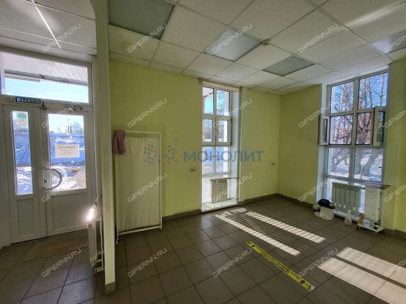 помещение под офис, торговую площадь на Южном шоссе