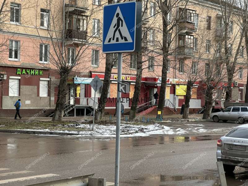 помещение под торговую площадь на улице Бурденко