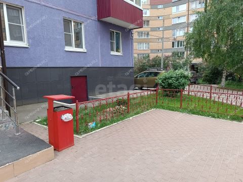 2-komnatnaya-ul-verhnepecherskaya-d-7-k2 фото