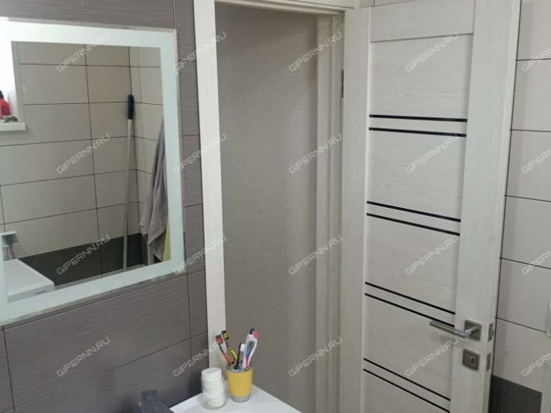 трёхкомнатная квартира на проспекте Кирова дом 7