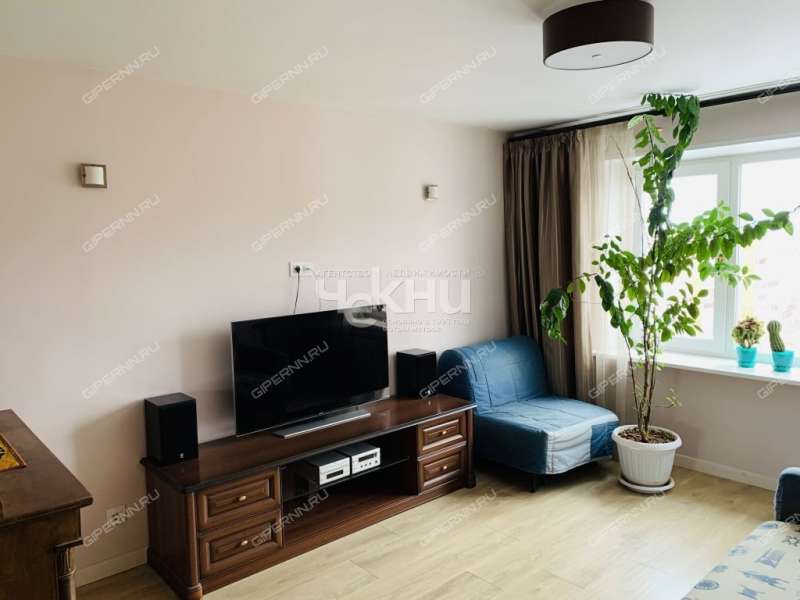 трёхкомнатная квартира на Полтавской улице дом 2А