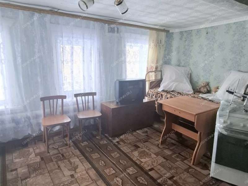 дом на улице Центральная село Варварское