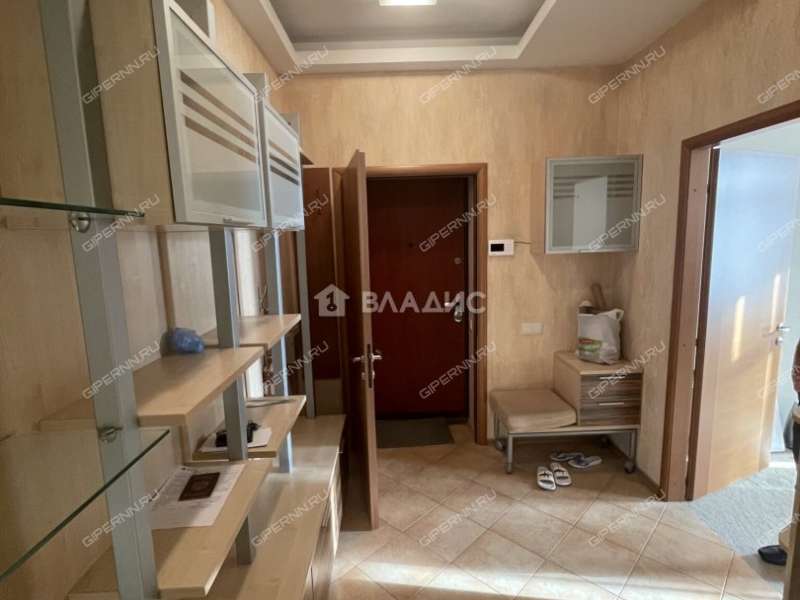 трёхкомнатная квартира на улице Ефремова дом 4