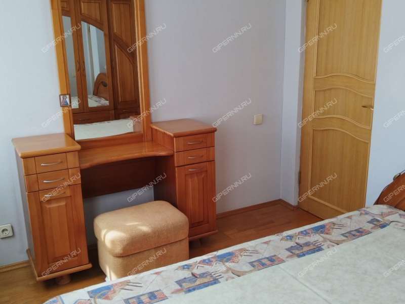 четырёхкомнатная квартира на улице Генкиной дом 61