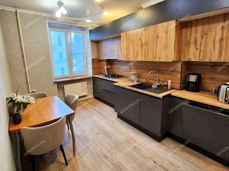 трёхкомнатная квартира на Московском шоссе дом 141