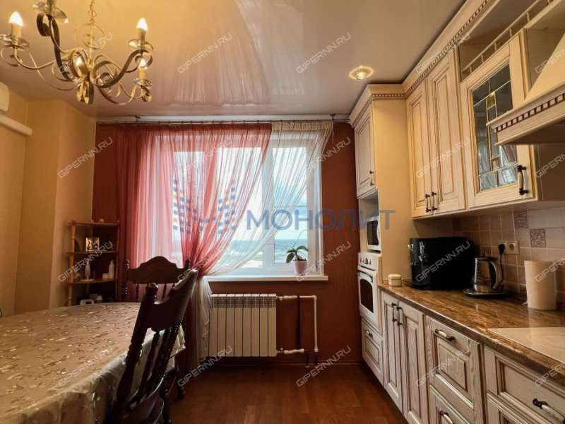 трёхкомнатная квартира на Волжской набережной дом 21