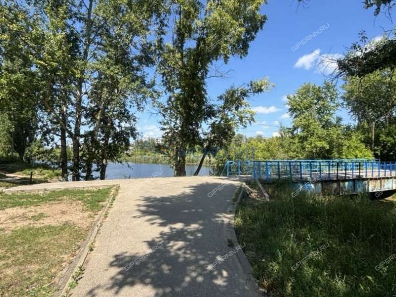 трёхкомнатная квартира на улице Александра Люкина дом 9