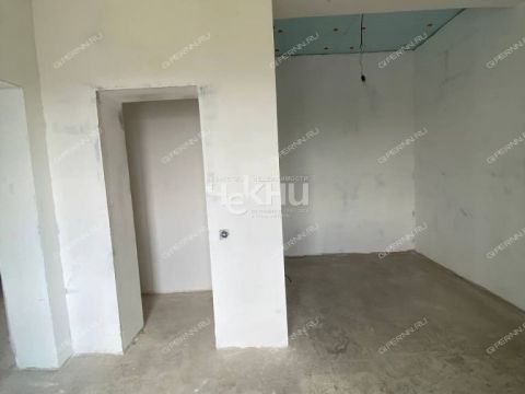 5-komnatnaya-ul-kompozitora-kasyanova-d-1 фото