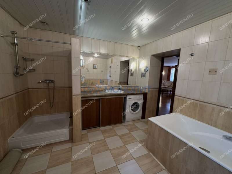 трёхкомнатная квартира на улице Невзоровых дом 47