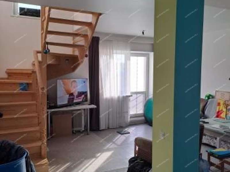 трёхкомнатная квартира на улице Славянская дом 35 посёлок Ждановский