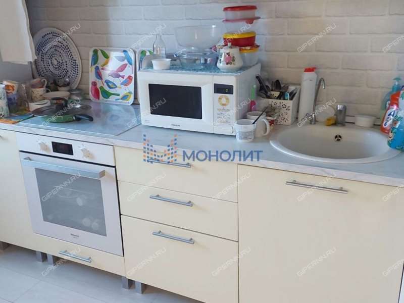 трёхкомнатная квартира на Бурнаковской улице дом 75 к1